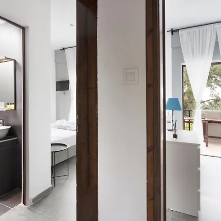 A. & C. Michailidi * Neos Marmaras