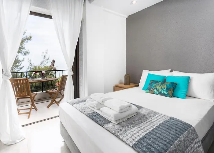 A. & C. Michailidi * Néos Marmarás