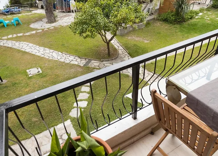 A. & C. Michailidi * Néos Marmarás